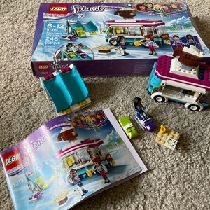 Lego snow resort cocoa van friends set